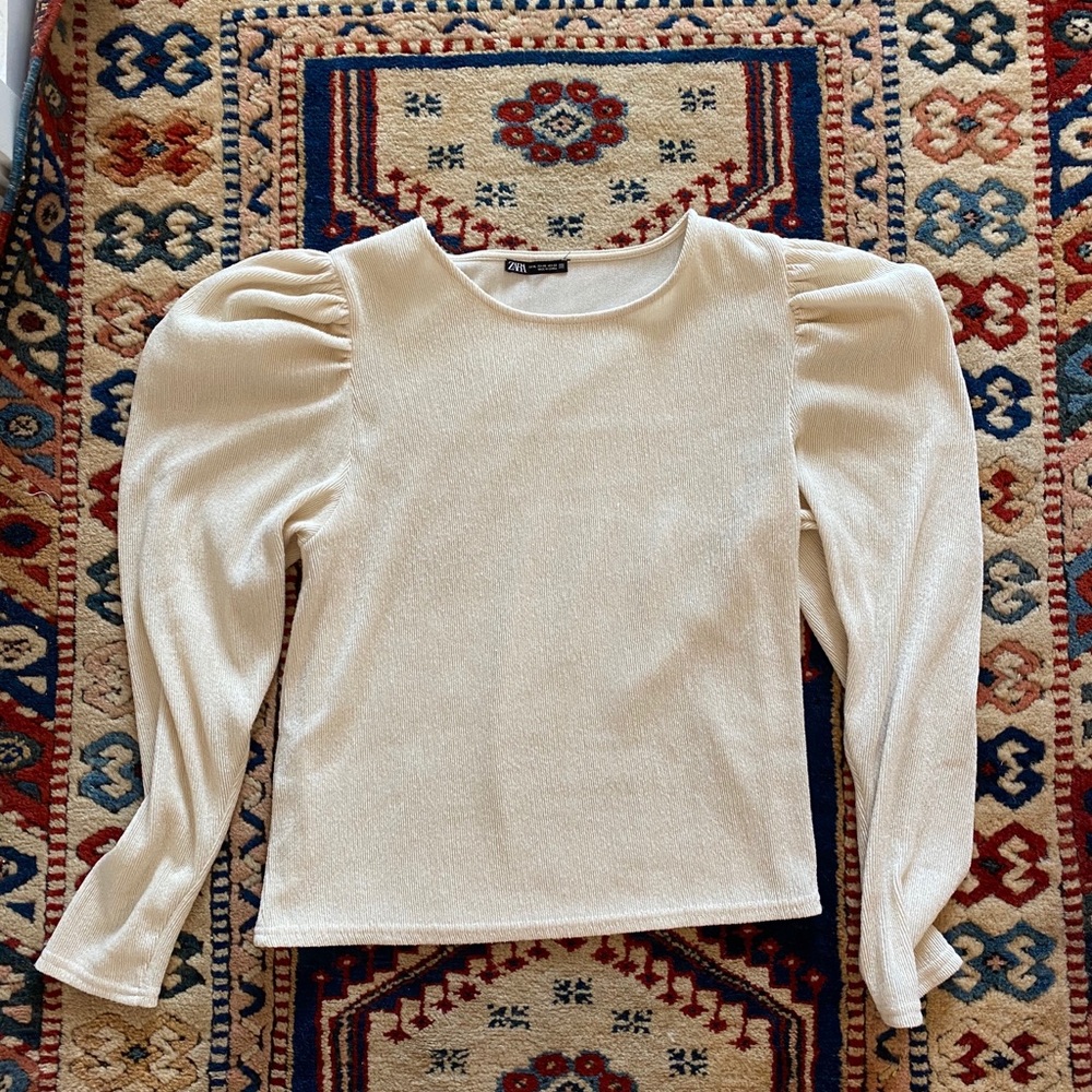 Zara cream puffy sleeve sweater L